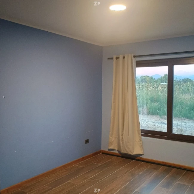  Parcela de 10.000 m2 con 2 hermosas viviendas