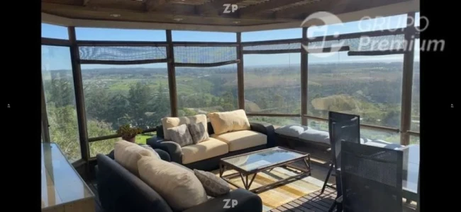 Vente de amplia casa en exclusivo Condominio