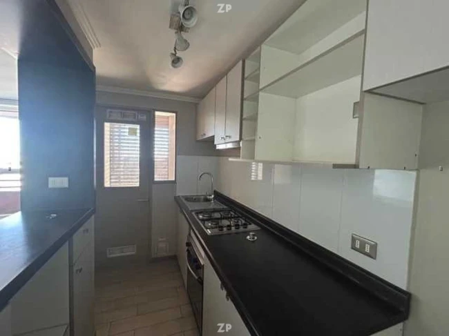 Vendo amplio departamento, con estacionamiento