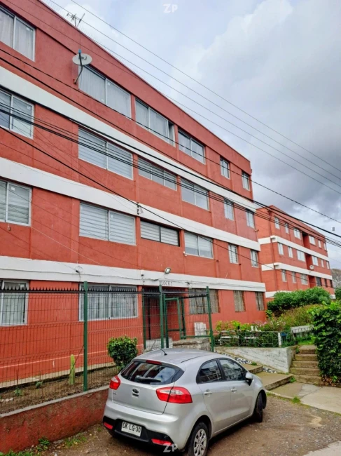 Se arrienda Departamento 3 dormitorios 1 baño.