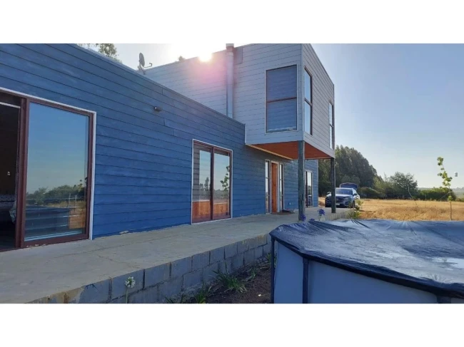 Parcela con casa dos pisos con espectacular vista