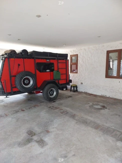 Venta de Amplia casa en terreno de 880 m