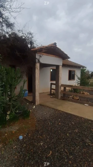  parcela con una nueva construcción y piscina