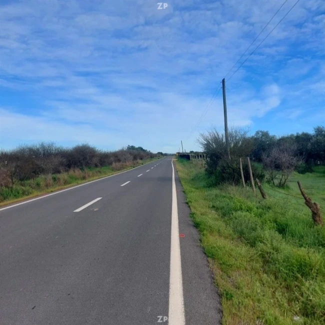 Parcelas cerca de Santiago y a orilla de carretera