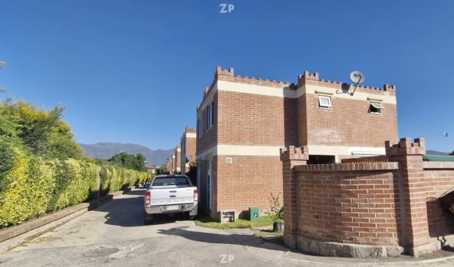 Venta de casa valorada en UF 4.809,40