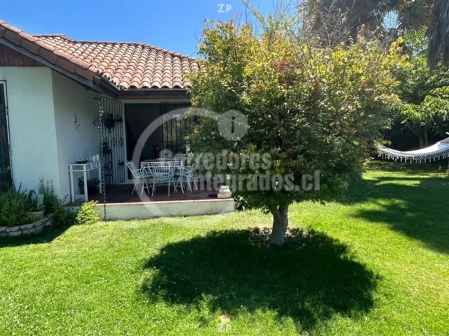 Parcela con casa, 4 dormitorios y 3 baños