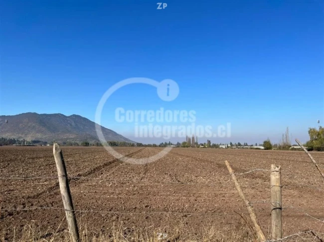 Espectacular parcela cuenta con un amplio terreno
