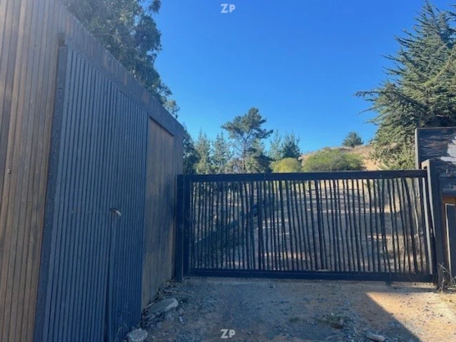 Se vende extraordinario Parcela en El condominio