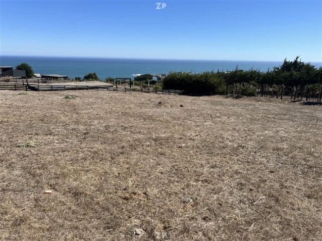 Parcela con vista al mar en condominio consolidado