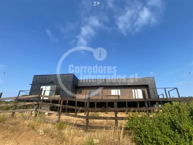 Vende casa en parcela de 5.000m2 con aproximado