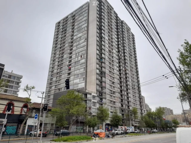 Arriendo departamento con balcón vista sur