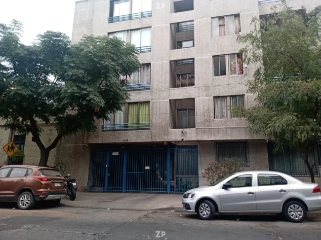 Se  Arrienda departamento Metro Cumming