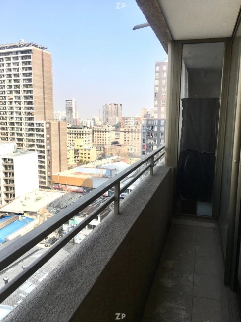 Departamento con 1 estacionamiento techado. 