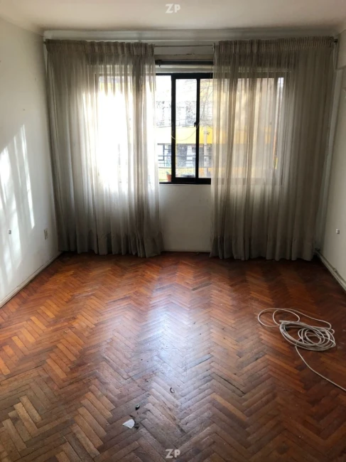 Excelente ubicacion a media cuadra de plaza Ñuñoa