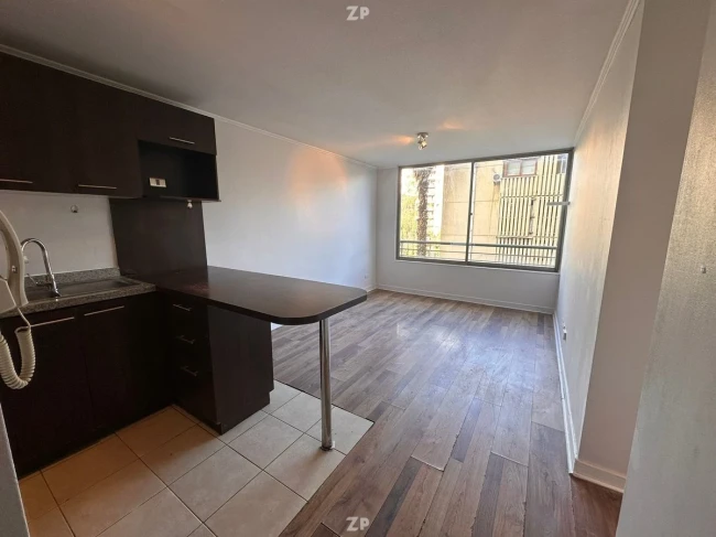 SE ARRIENDA DEPTO – LIRA 140, SANTIAGO CENTRO