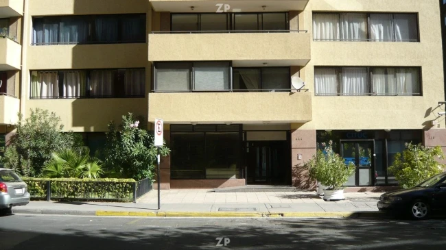 Arriendo Depto.402 + Bodega, calle Marcoleta 444