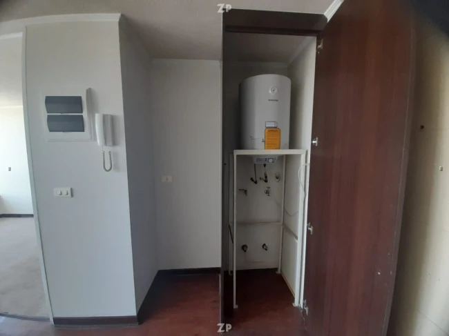 Arriendo departamento con balcón vista sur