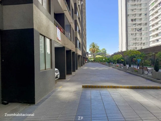 Departamento justo afuera del metro Ecuador