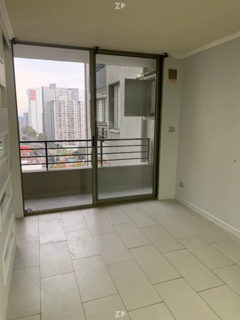 EXCELENTE DEPARTAMENTO, Av. Ecuador