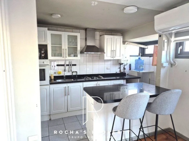 Departamento amoblado de 2 pisos en Providencia