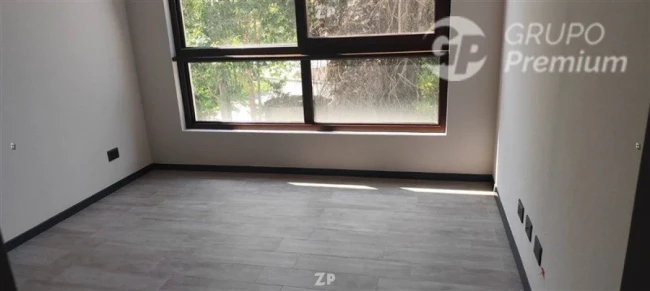 ARRIENDO ENTREGADO CON ESTACIONAMIENTO Y BODEGA