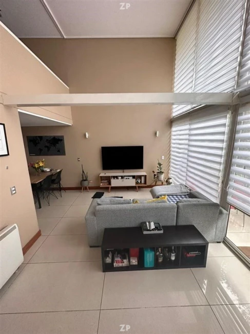 Espectacuar Loft doble altura en primer piso