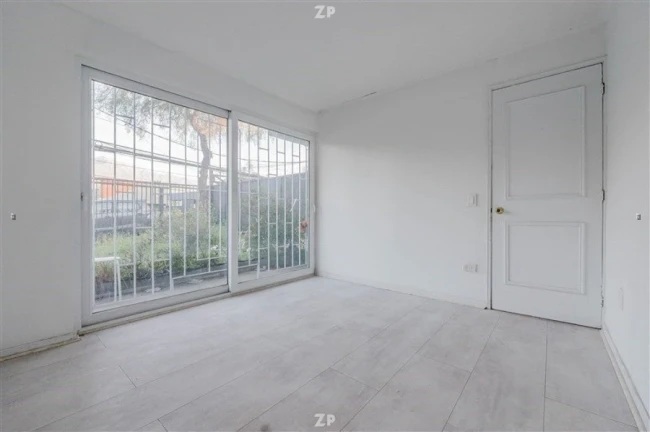 Departamento con Uso Comercial / Oficina