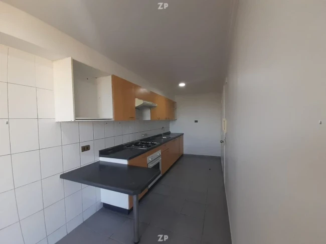 Vista despejada departamento en condominio