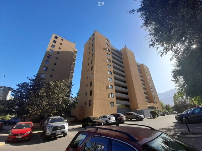 Vista despejada departamento en condominio