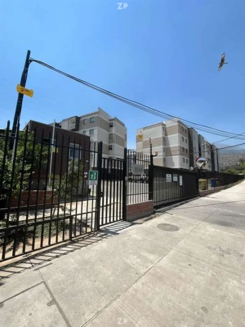 Este acogedor departamento, ubicado en 5 piso, se distribuye en 3 dormitorios