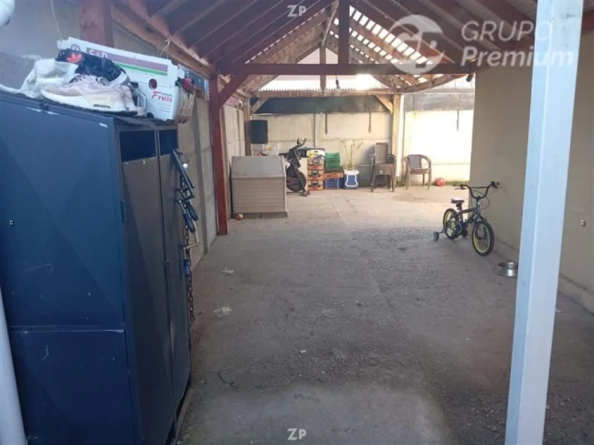 Venta de casa de 1 piso con 233 m2 de terreno y una construccion de 76 m2.