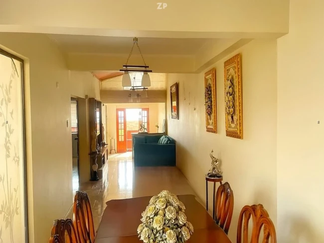 Se vende encantadora casa ubicada en el consolidado sector sur de Iquique