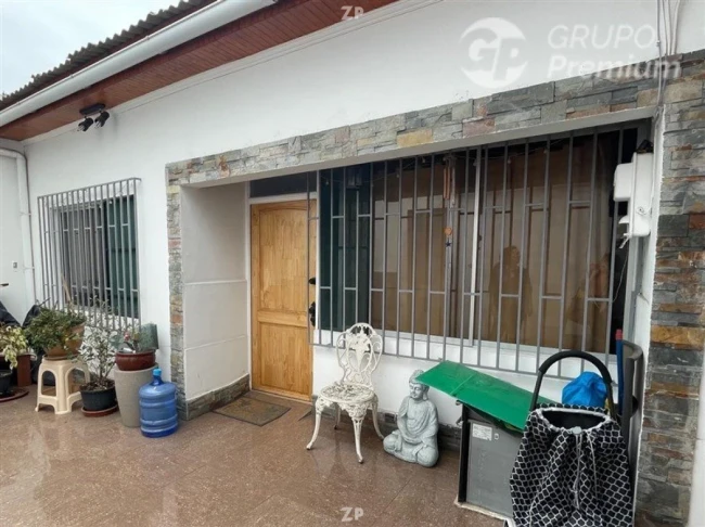 En Venta Bella Casa Amplia, en la comuna de Iquique en Sector Centro Sur