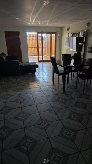 Excelente oportunidad casa  dos pisos!