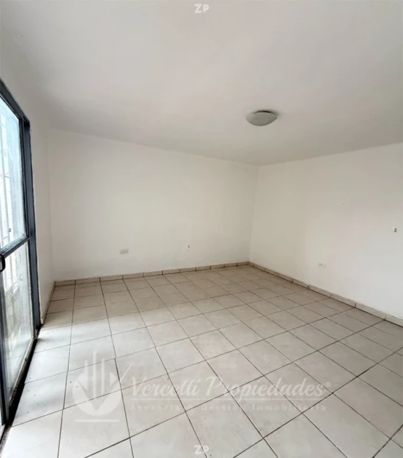 Se vende hermosa y amplia casa en la serena
