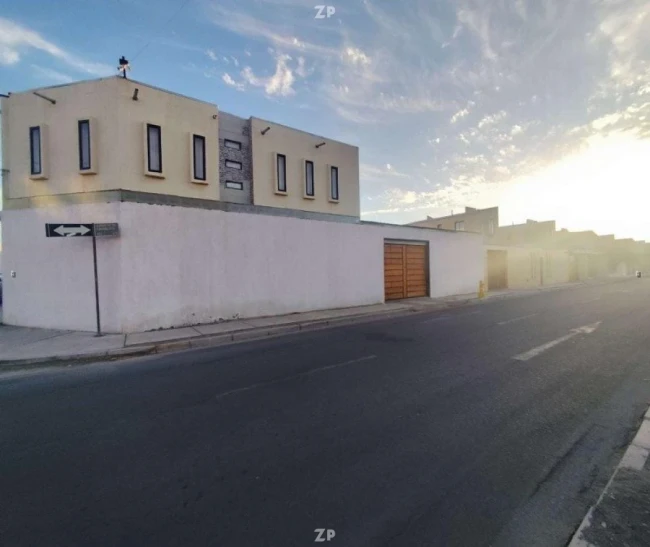 Se vende amplia casa en venta en Calama por 8200 U.F.