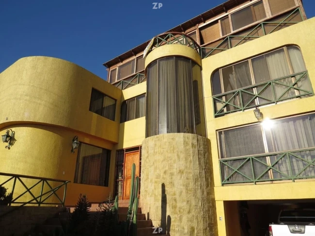 Se vende casa de dos pisos ubicada en Jardines del Sur zona de alta plusvalía