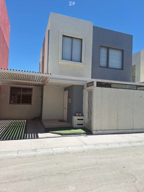 Se vende hermosa casa en el condominio Travesia del Desierto, Calama