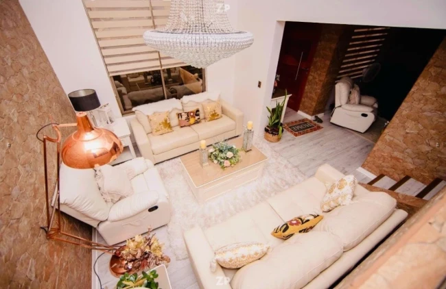 Se vende Cómoda casa de tres pisos ubicada en Llacolen