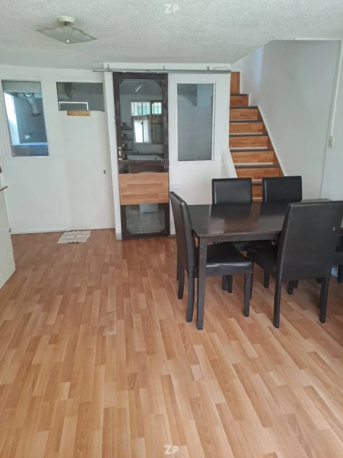 SE VENDE CASA con local comercial (giro pastelería)