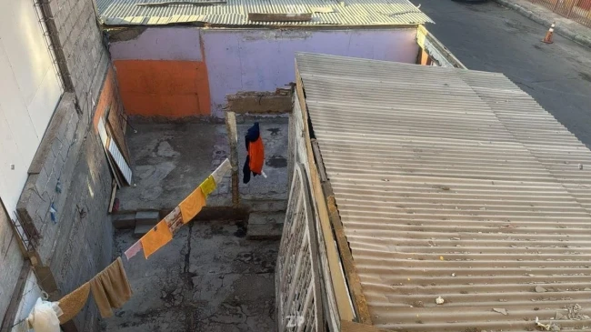 Se vende Cómoda casa de tres pisos ubicada en el centro de la ciudad