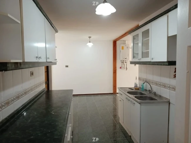 En venta una hermosa casa de dos pisos, ubicada en el Condominio Los Lirios