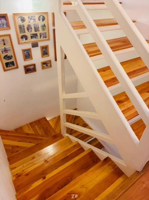 Se vende Cómoda casa de tres pisos, más piso subterráneo ubicada en el sector su