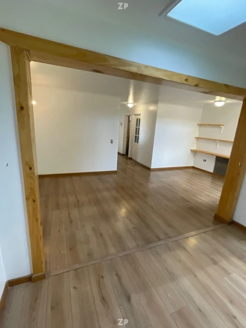 Venta de Casa de dos niveles en condominio parque balmaceda sur