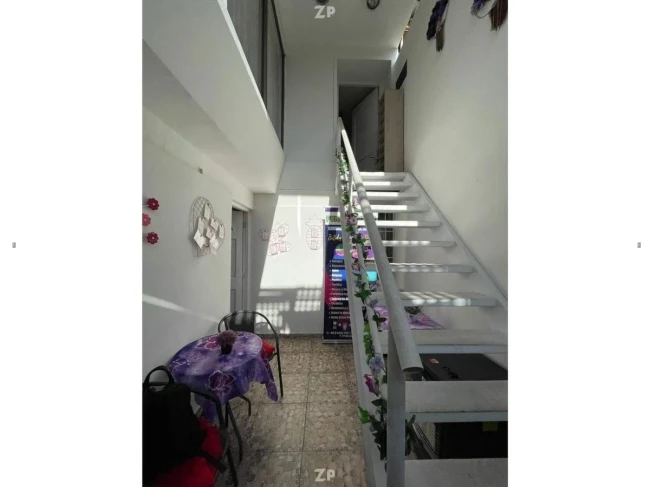Se vende Amplia y cómoda casa de dos pisos