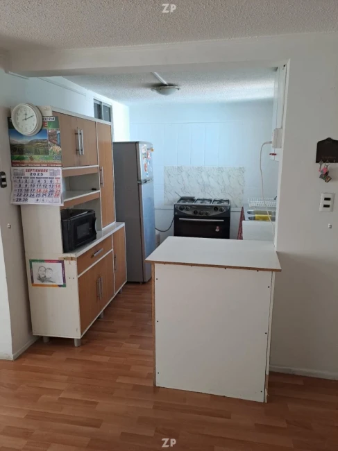 SE VENDE CASA con local comercial (giro pastelería)