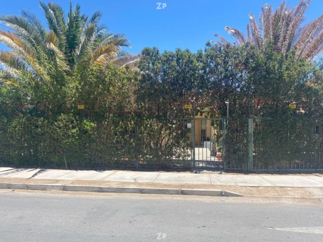 SE VENDE CASA EN VILLA ATACAMA. 