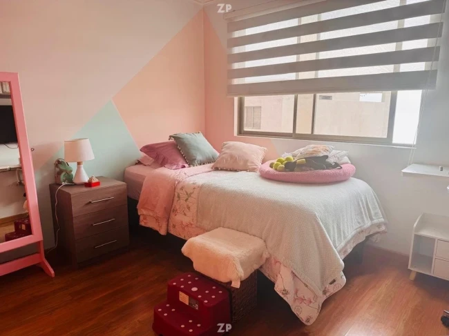 Se vende Cómoda casa de tres pisos, más piso subterráneo ubicada en el sector su