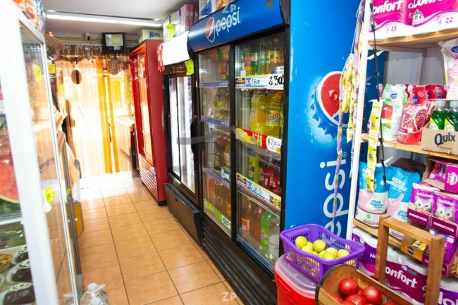 Se vende casa con negocio establecido