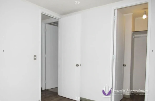 Hermoso departamento en condominio cercano a metro